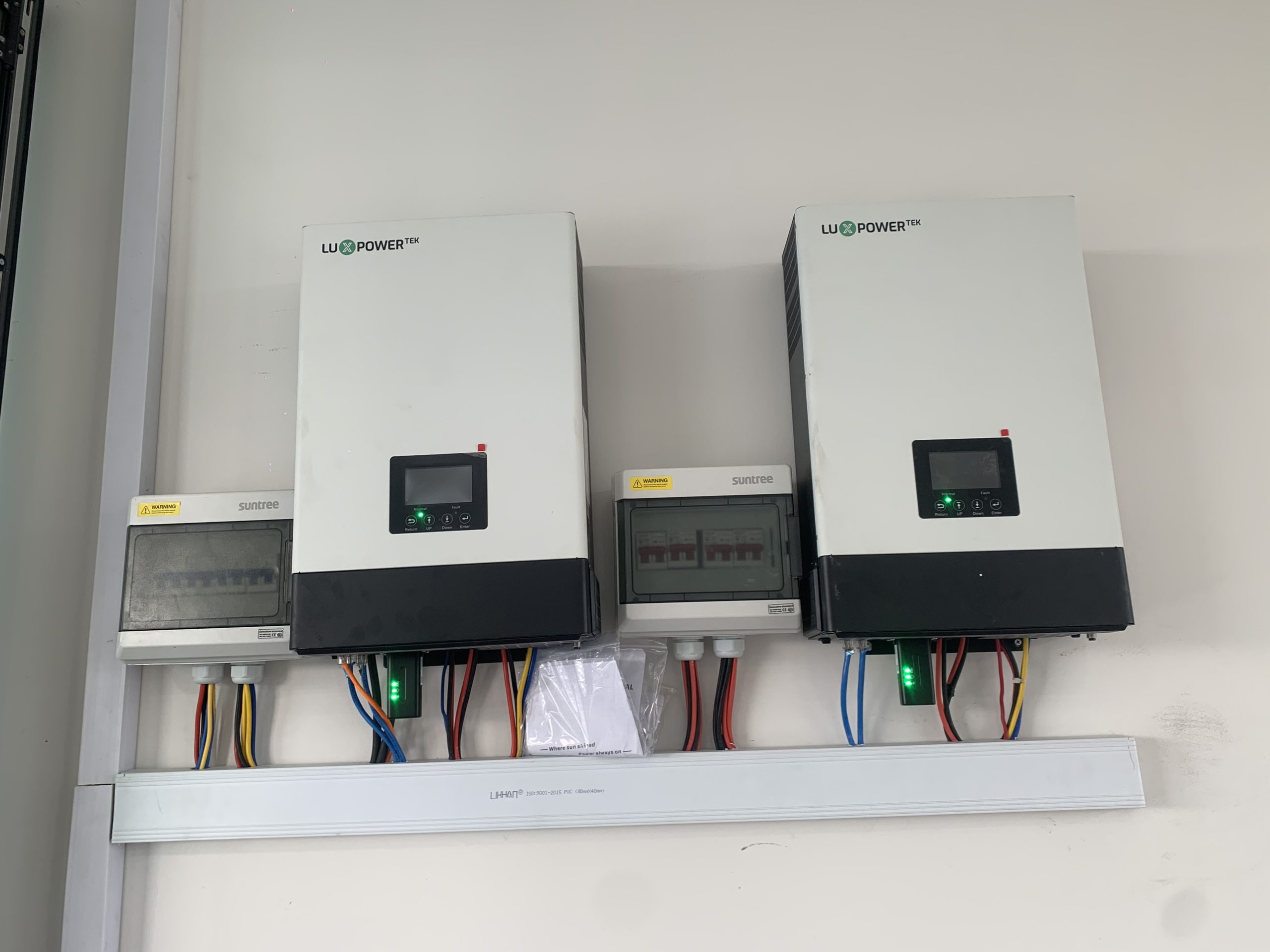 BIẾN TẦN (INVERTER) HYBRID LUXPOWER SNA 5KW - Vestek Solar